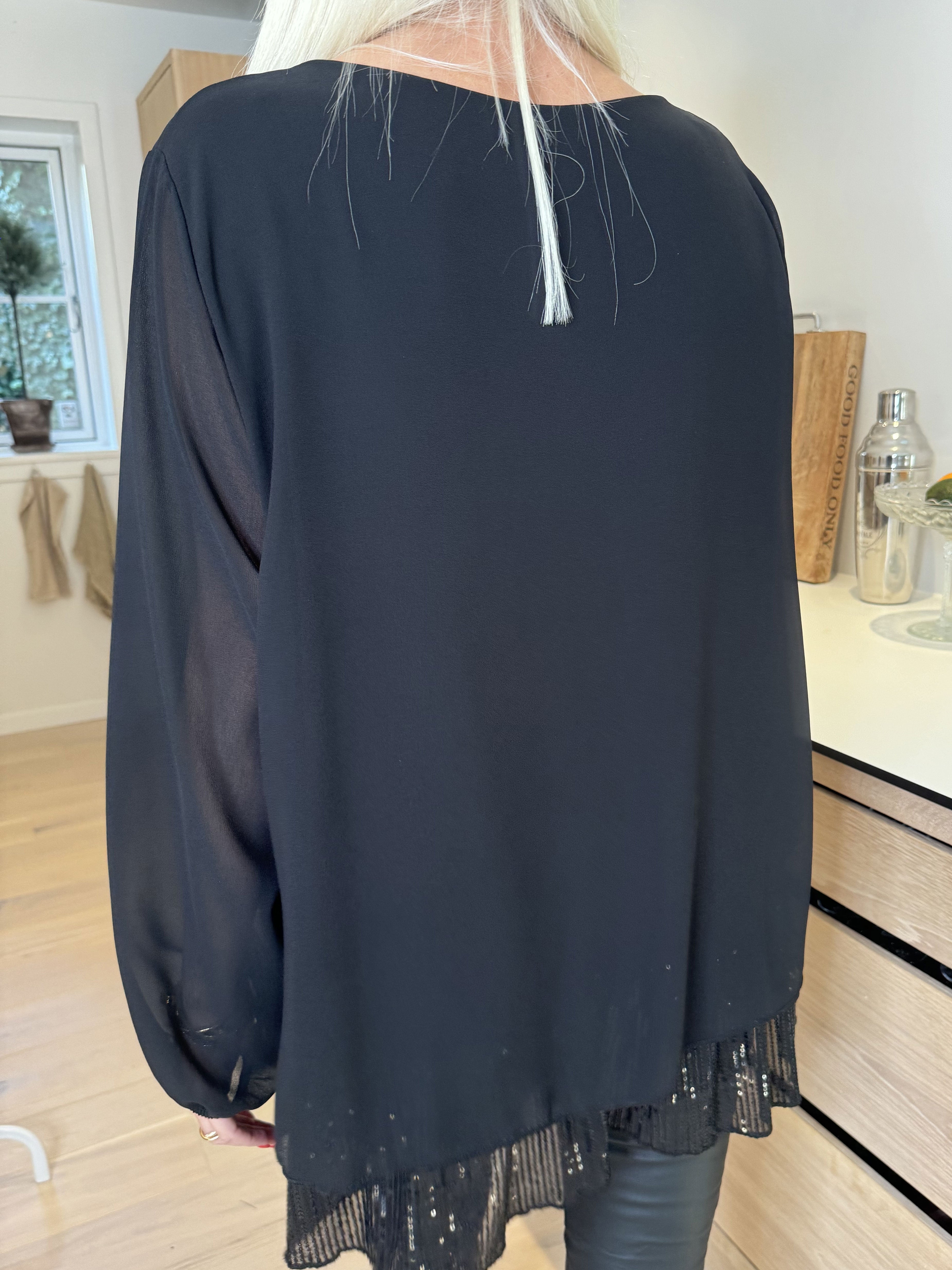 Luby - Tunika i chiffon med pailetter forneden